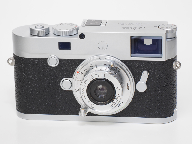 3群4枚構成の広角レンズですね。現代のレンズと比較するとシンプルすぎるくらいのレンズ構成ですが、ご覧のとおり侮れない写りです。鏡胴の薄さがたまりません。ボディキャップみたいですね。珍しく目視ではクモリのない個体をお借りしたので撮影してみたのですが、画面の左辺がすこし弱めの写りかなと感じるくらいで、現代のレンズで撮ったといって騙せます。でも周辺光量落ちがないとみんなイヤなんだよね。ヘンに写らないからオールドレンズファンには人気がないのかな。日中晴天下に絞りF8くらい、距離は2〜3mくらいに設定し、脊髄反射みたいにどんどんシャッターを切ると、名作が大量に生まれるかもしれません。もちろん妄想です。早く忘れてください。