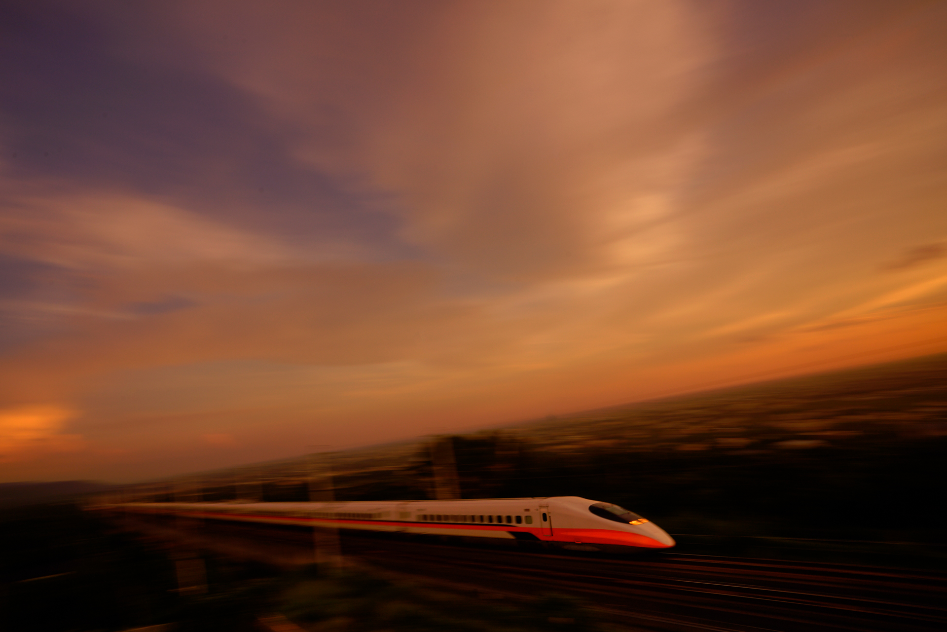 ソニーα7R II　FE 16-35mm F4 ZA OSS（18mm）　絞り優先オート（F16、1/30秒）ISO 160　WB:日陰（A+7）　風景