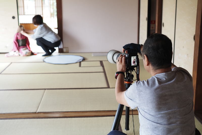 和室を利用した撮影のひとコマ