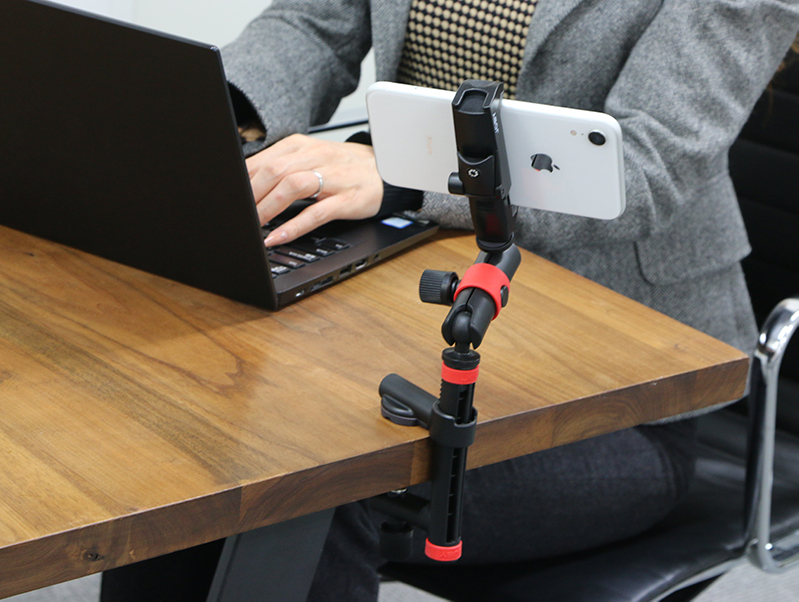 使用イメージ（スマートフォン用アダプターは別売）