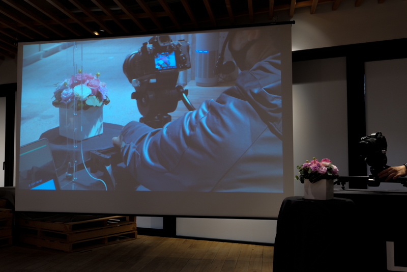 栁下氏の視点から。このまま横方向にスライド