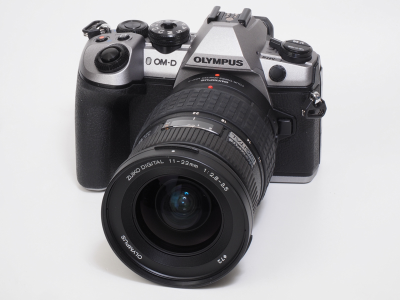 描写は悪くないのですが、焦点域の設定が今ひとつなんですよね。地味な存在です。広角域が好きな人のための標準ズームレンズという感覚でしょうか。鏡胴の作り込みは悪くないですね。使用頻度からすると少ないのですが、なぜか手放せずにいます。