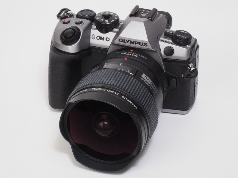 魚眼レンズは特殊な存在ですが、年に数回は必要になることがあります。その度にレンタルするのも面倒なので、うちに来ていただきました。逆光で明暗の差が大きい条件では周辺に色が残ることがあります。が、意地悪な使い方をしなければ十分な性能です。ただ、マイクロフォーサーズのM.ZUIKO DIGITAL ED 8mm F1.8 Fisheye PROがあまりにも素晴らしいレンズなので、積極的にお勧めできずでしょうか。