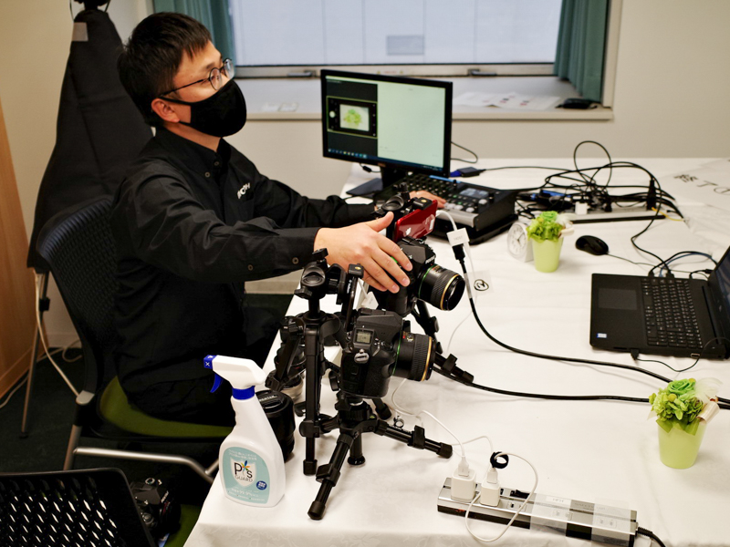 K-3 Mark IIIの最大のウリである光学ファインダーについても、実際の機材を操作しつつ説明。AF時のレスポンスや情報表示パターンの参考になりそうだ。