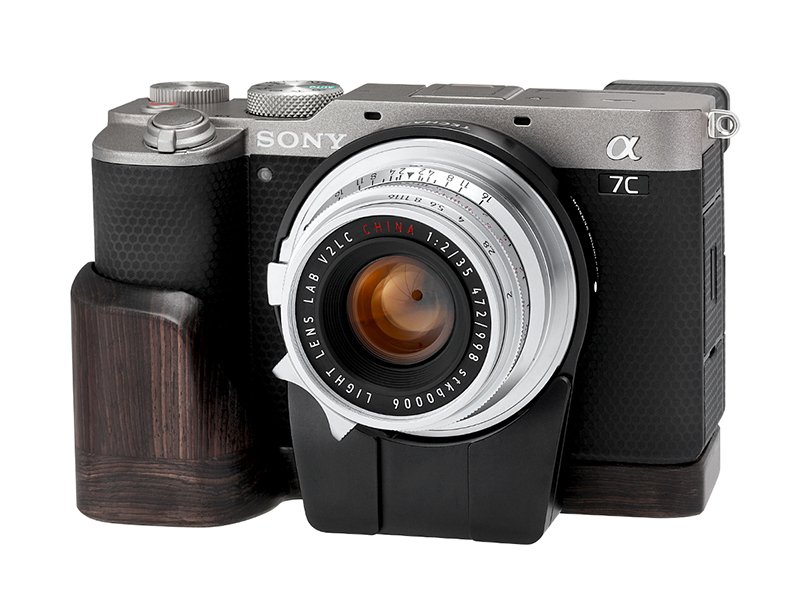 マウントアダプターTECHART LM-EA7を装着