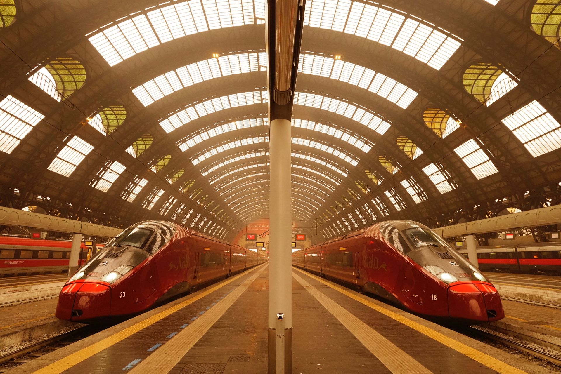 ソニーα99 II　Vario-Sonnar T* 16-35mm F2.8 ZA SSM II（16mm）　絞り優先オート　（F5.6、1/80秒）　ISO 1600　WB:日陰　風景　<a href="https://goo.gl/maps/hcMK29B9Xk9W16428" class="n" target="_blank">[Google マップ]</a>