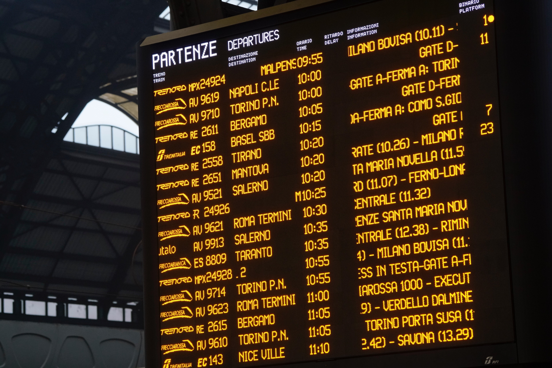 ソニーα99 II　70-400mm F4-5.6 G SSM II（120mm）　絞り優先オート　（F9.5、1/45秒）　ISO 1600　WB:オート　風景