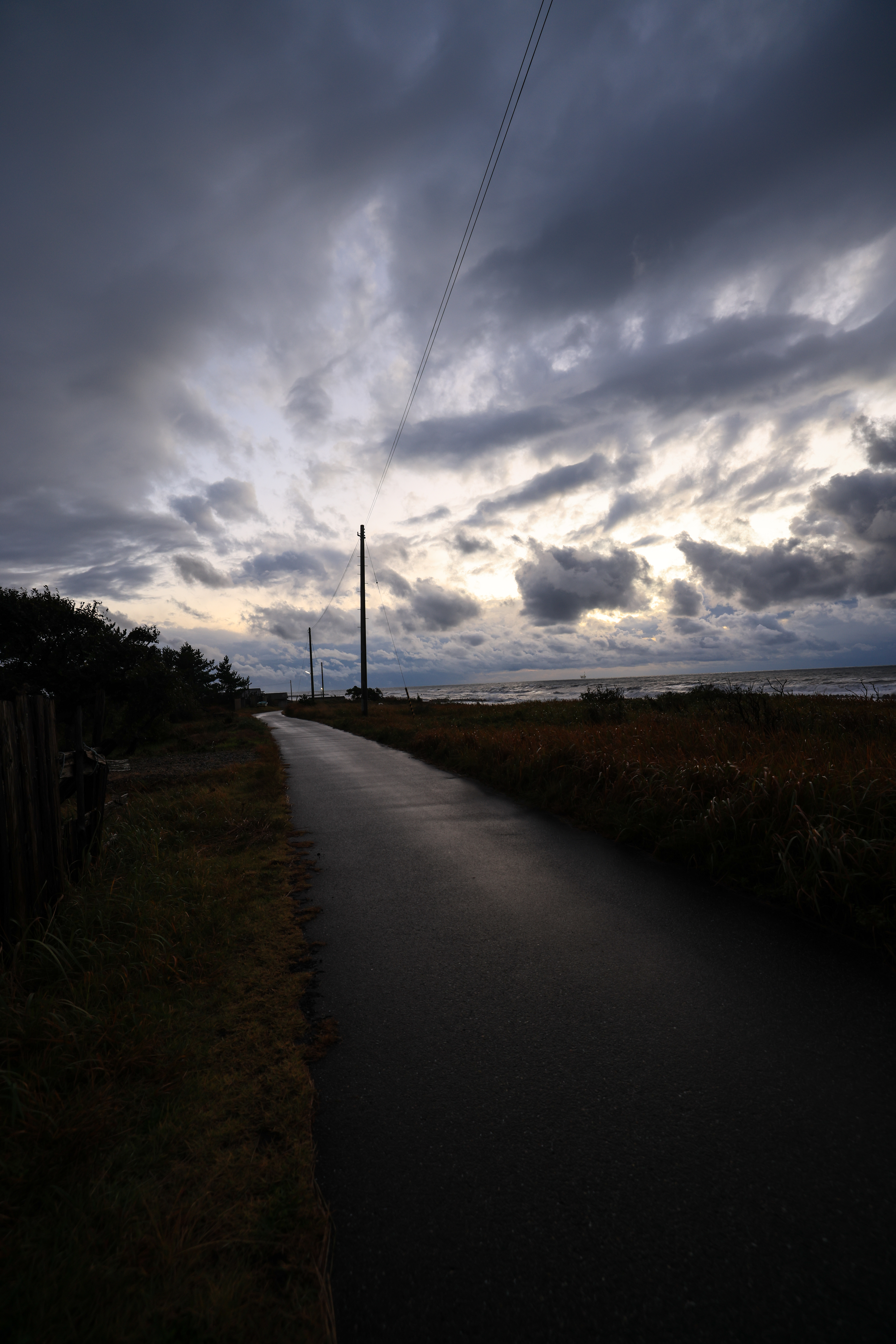 EOS R5 / RF15-35mm F2.8 L IS USM（15mm）/ 絞り優先AE（F3.5・1/40秒・±0EV）/ ISO 400