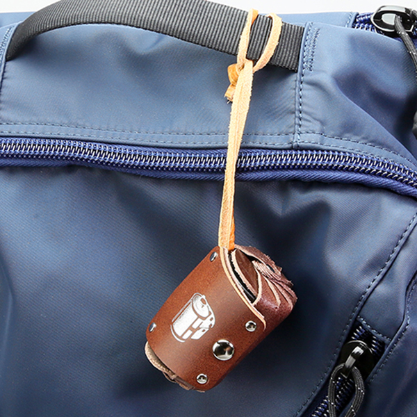 バッグに紐を括り付けて使うことができる