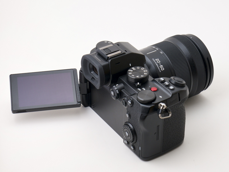 自分撮りや生配信で役立つフリーアングルモニター