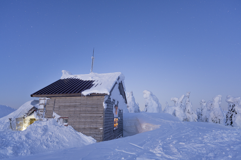 撮影：対馬慎太郎<br><span class="fnt-85">Nikon Z 7II / NIKKOR Z 20mm f/1.8 S / マニュアル露出（F1.8、15秒） / ISO 800</span>