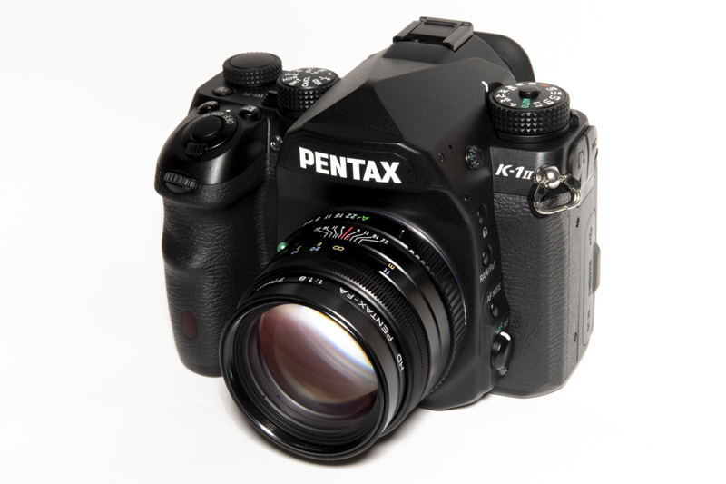 K-1 Mark IIに装着。コンパクトさが際立つ