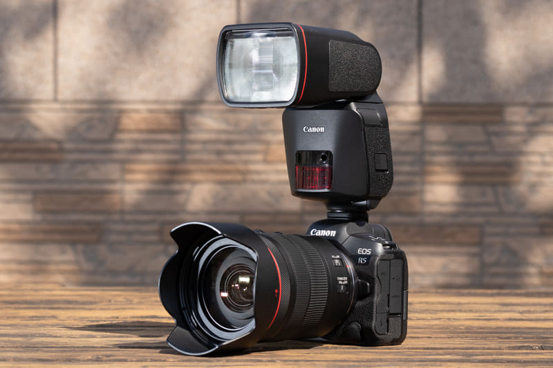 EOS R5に装着したところ