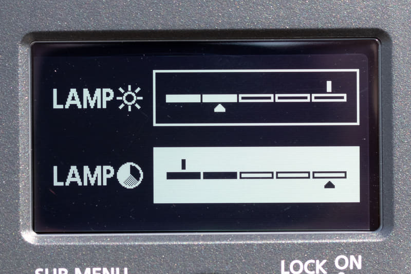 モデリングランプの設定画面。上が明るさで下が色温度