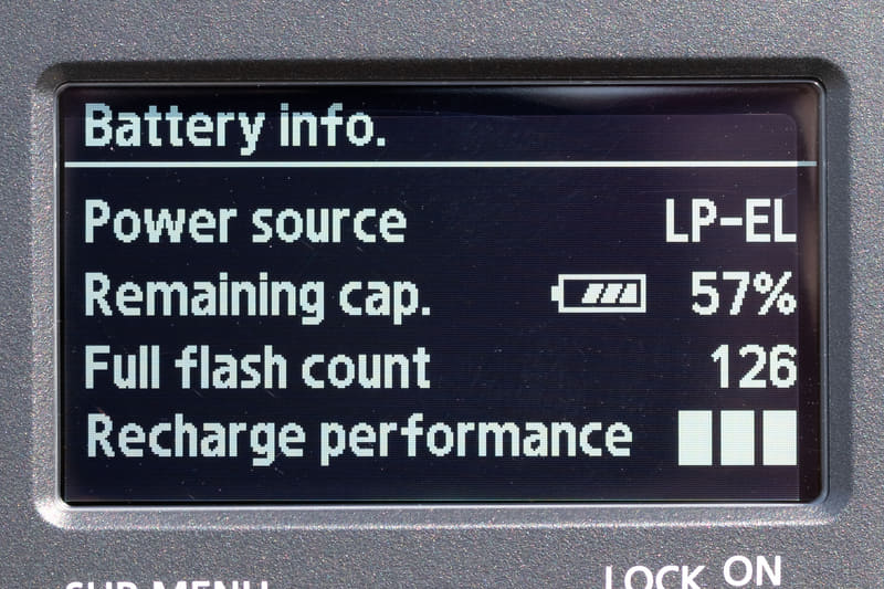 1％単位の残量、発光回数、電池の劣化度がわかるようになった