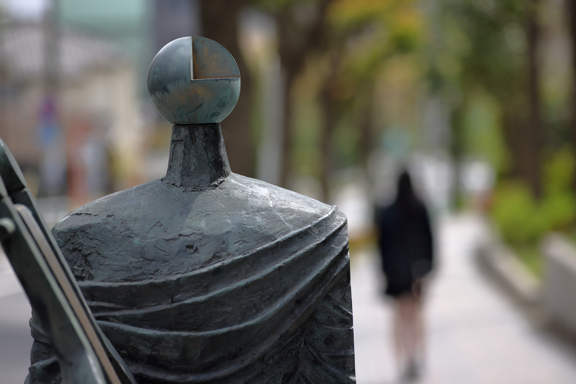 絞り開放ですが、20年前の設計のレンズとは思えないクリアさで驚かされます。ライブビューを拡大しなくてもMFがラクに行えるのは、開放からレンズ性能が高い証。ボケ味の美しさも感激ものです。<br>EOS R5　MACRO APO-LANTHAR 125mm F2.5 SL（F2.8・1/3,200秒）ISO 200