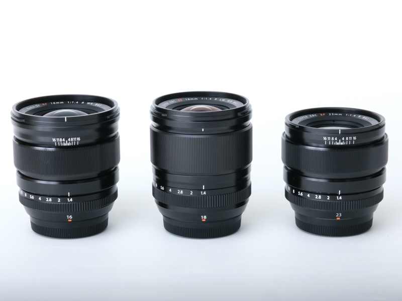 中央が本レンズ。左がXF16mmで、右がXF23mm
