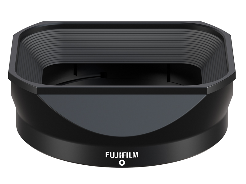 別売で用意される角型フード