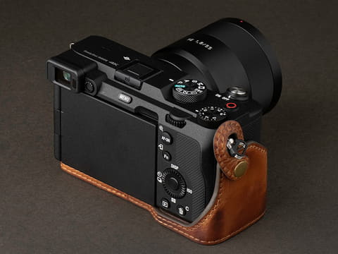 SONY α7 III ミラーレスカメラ＋KAZAレザーカメラケースセット KAZA、α7C用のレザーカメラケース。オプションでアウターケースも用意