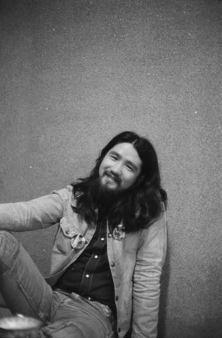 フォークシンガーが遺した写真集「高田渡の視線の先に-写真擬-1972