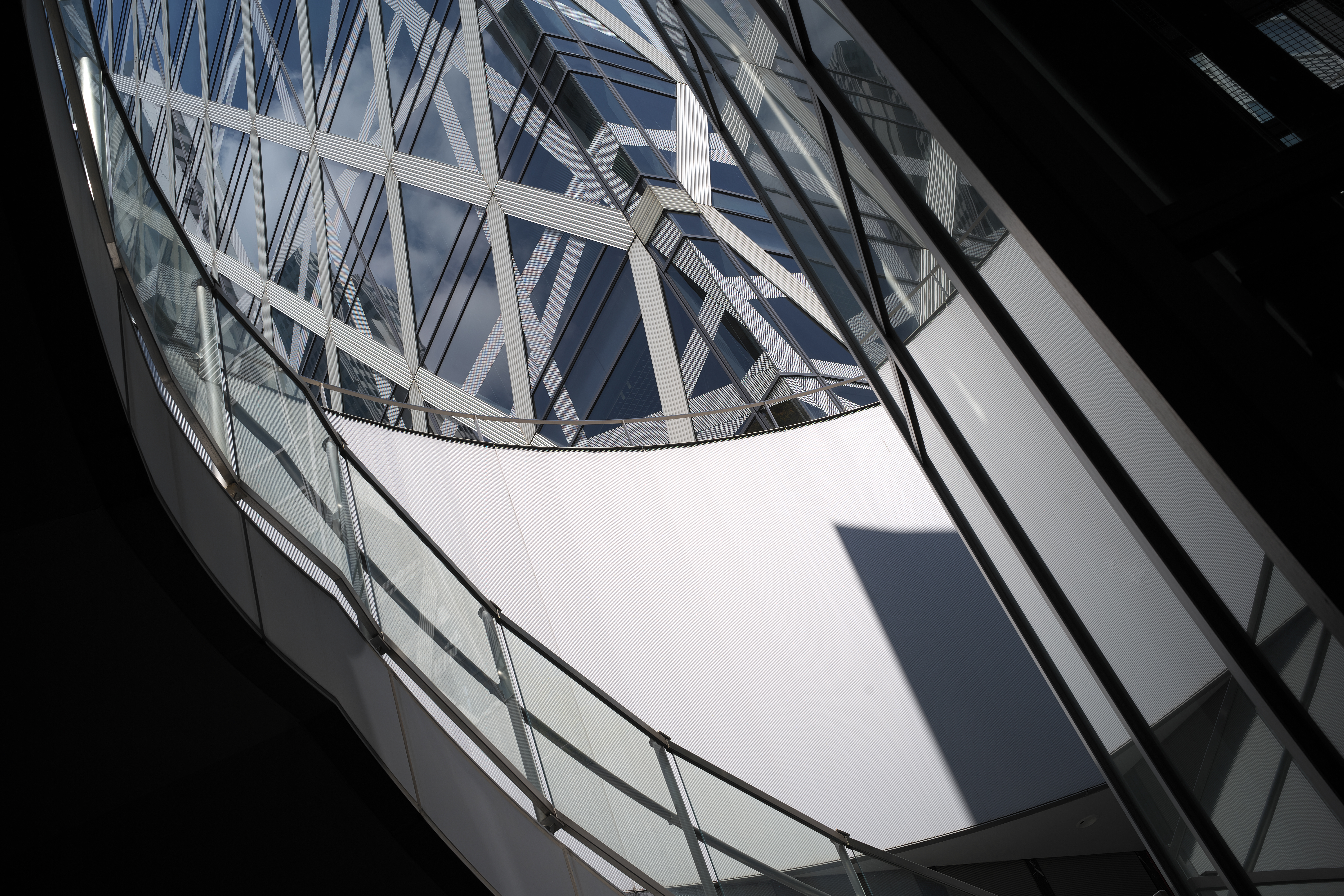 花鳥風月より都市風景の方が好きな私ですので、すぐ都心に出ると建物とか撮りたくなるんですが、キレキレです。はい。<br>ライカM10-P　APO-SUMMICRON-M F2/35mm ASPH.（F8・1/250秒）ISO 100