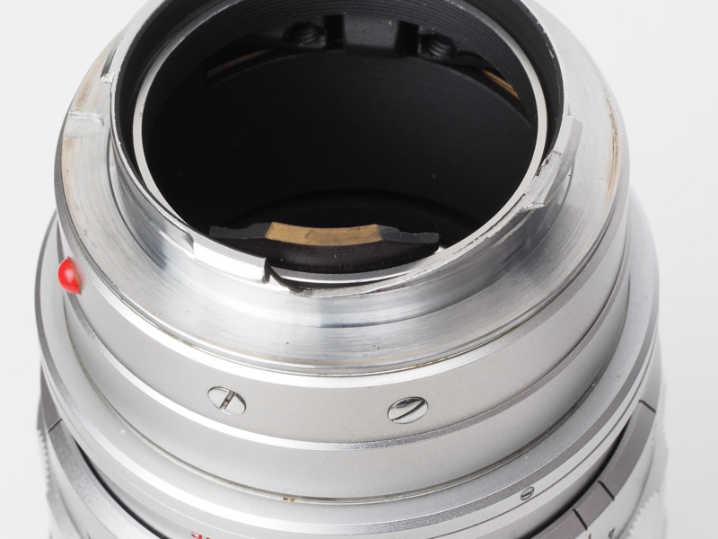 前後するタイプのカム部分の参考として、旧ズミクロン90mm F2の後部を載せておきます。