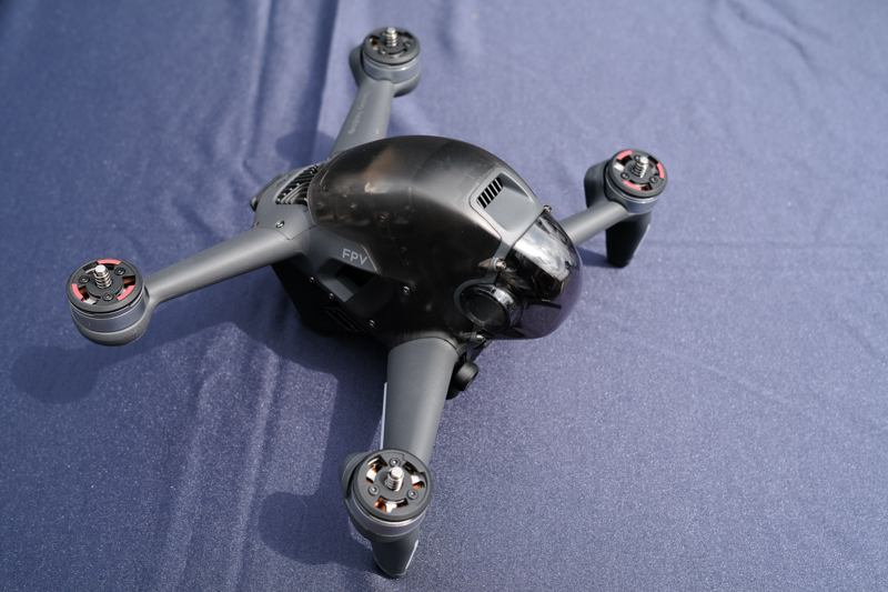 プロペラ非装着状態の機体サイズは178×232×127mm