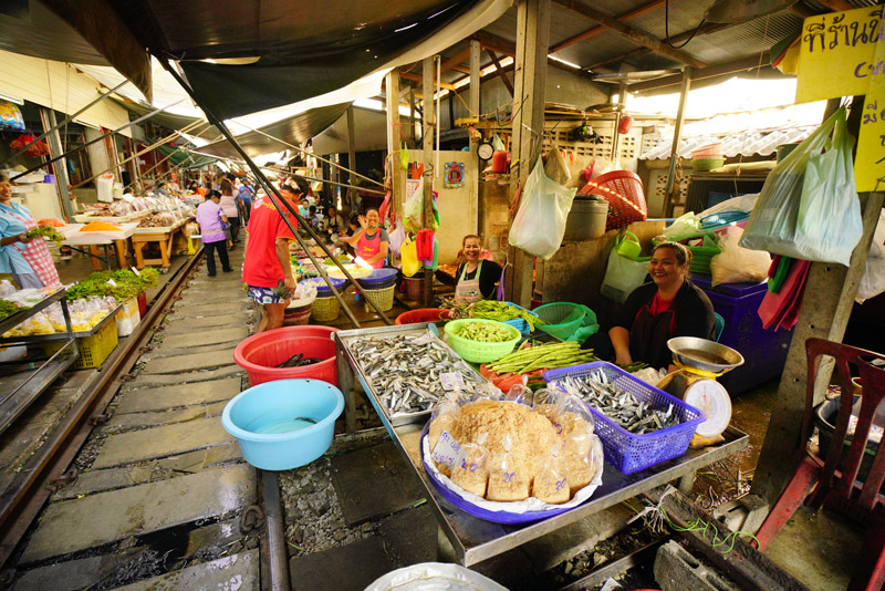 ソニーα7R III　Vario-Tessar T* FE 16-35mm F4 ZA OSS（16mm）　絞り優先オート（F4、1/640秒）　ISO 3200　WB:日陰　風景
