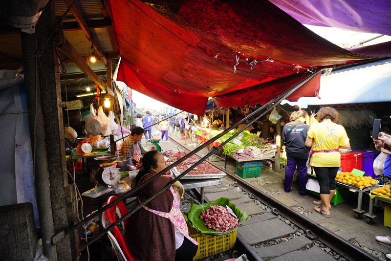 ソニーα7R III　Vario-Tessar T* FE 16-35mm F4 ZA OSS（16mm）　絞り優先オート（F5、1/1,000秒）　ISO 3200　WB:日陰　風景