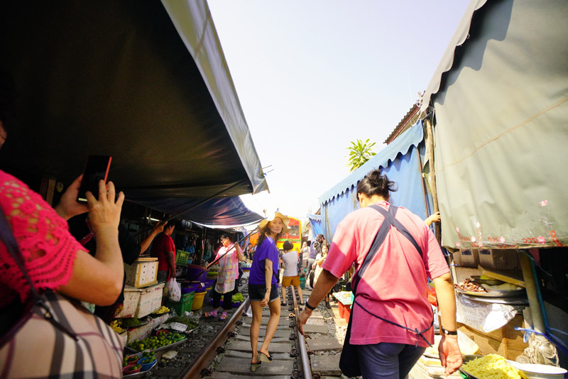 ソニーα7R III　Vario-Tessar T* FE 16-35mm F4 ZA OSS（16mm）　絞り優先オート（F4、1/8000秒）　ISO 3200　WB:日陰　風景