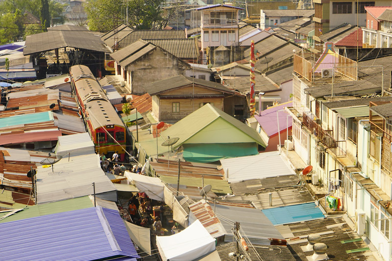 ソニーα7R III　Vario-Tessar T* FE 24-70mm F4 ZA OSS（47mm）　絞り優先オート（F11、1/320秒）　ISO 400　WB:日陰　風景