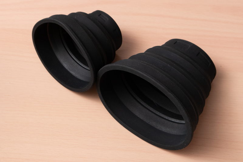 スモール（左）とミディアム（右）