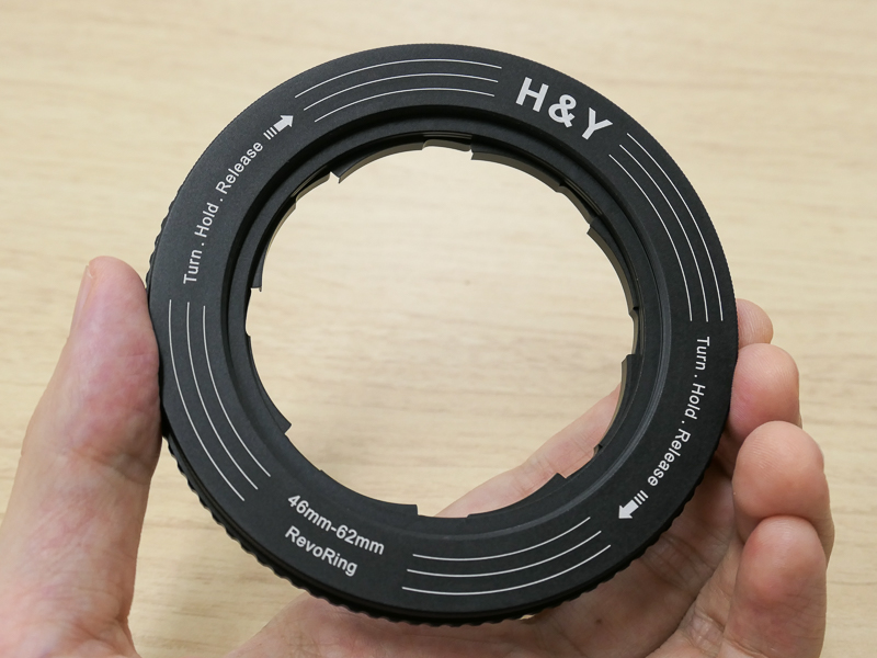 REVORINGの使用例。レンズ口径に縛られず、汎用に使える可変式ステップアップリングだ