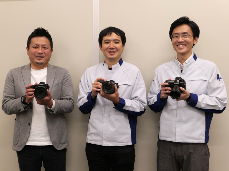 左から角和憲氏（商品企画担当）、岡本晃宏氏（商品設計担当）、栃尾貴之氏（商品設計担当）