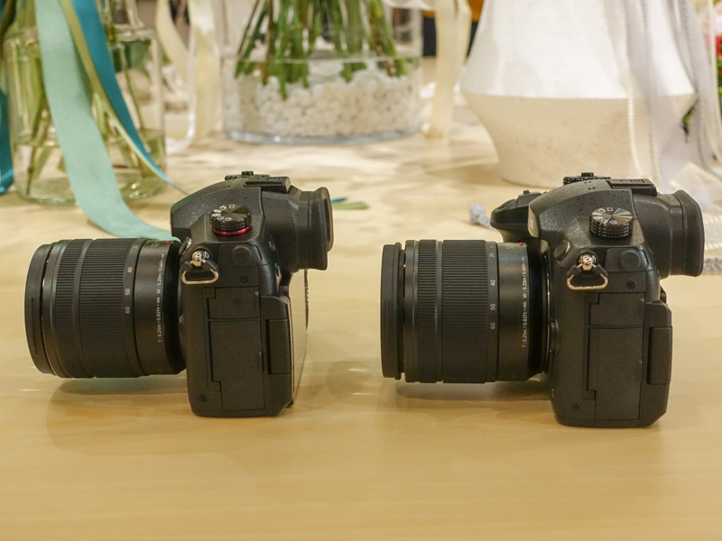 GH5II（左）とGH5（右）。グリップ感にも違いがない