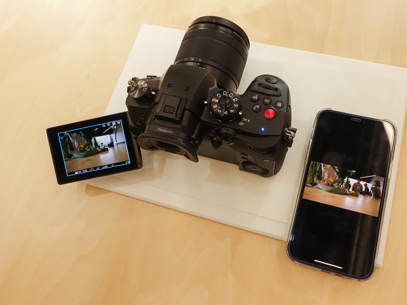 ストリーミング中は青枠表示になる。なお、通常の動画撮影中は赤枠表示