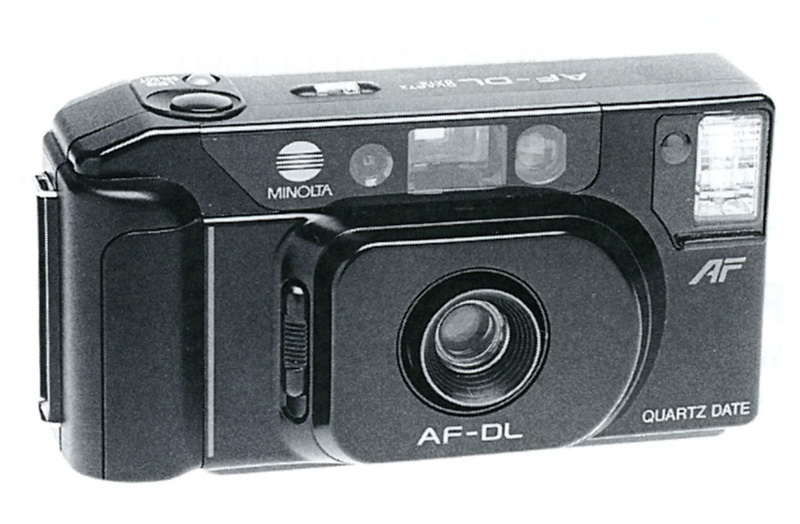 写真4：レンズシャッターの駆動にバイモルフのピエゾ素子を用いたミノルタマックデュアルクォーツデート。（写真は「日本の歴史的カメラ 増補改訂版」日本カメラ博物館刊より）