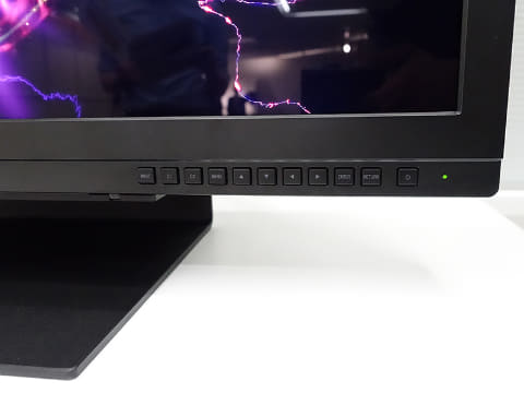 AD4235 SHARPシャープ 32型液晶マルチメディアモニター PC-S32MD3 動作確認済 190327 シャープ、8K IGZOパネル搭載の32型業務用ディスプレイ。約198万円