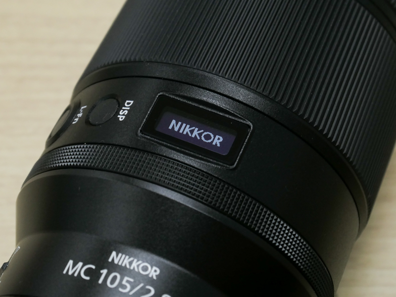 電源投入時に「NIKKOR」の文字