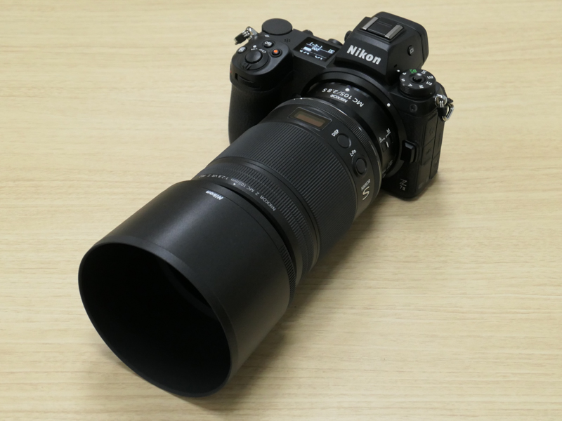 バヨネット式のフードを同梱