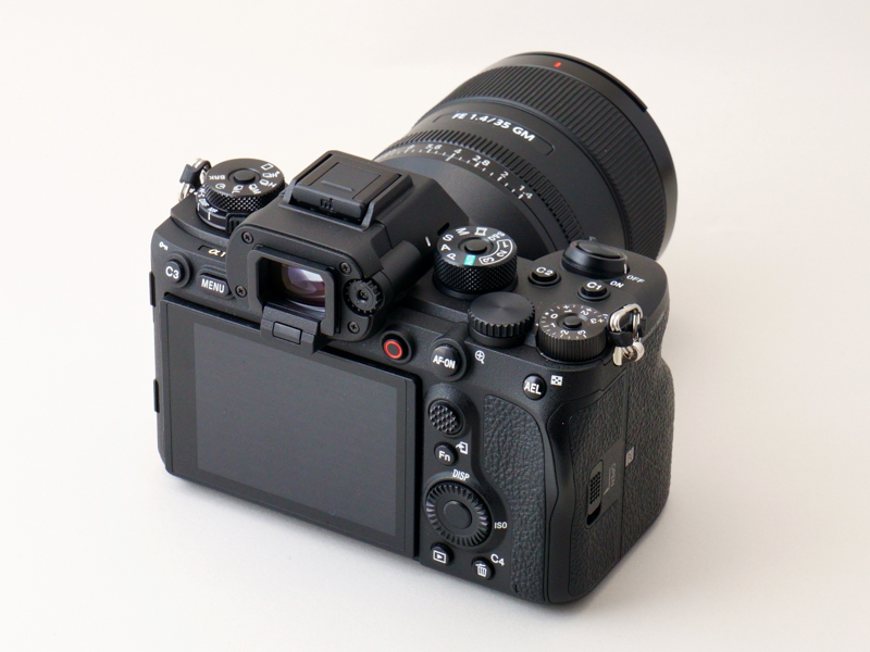 操作系は他の現行フルサイズミラーレスαを踏襲