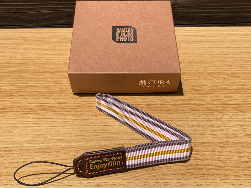 ハンドストラップ（松葉紐タイプ）