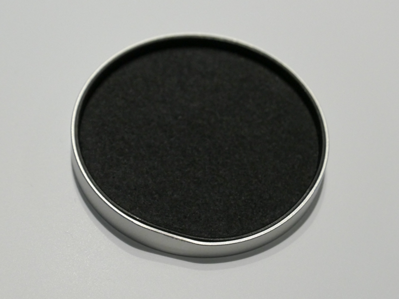 レンズキャップの裏側。一部に切り欠きがある