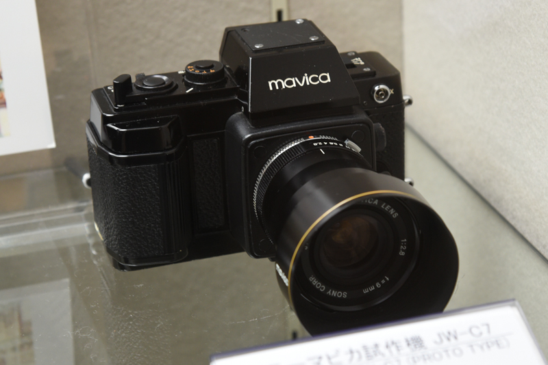 ソニーマビカ試作機 JW-C7（1982年。ソニー）朝日新聞社と共同開発した黒白画像専用のスチルビデオカメラ。