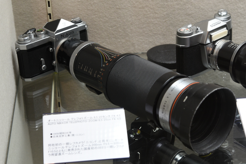 オートニッコールテレフォトズーム 8.5-2.5センチ F4-4.5（1959年。日本光学工業：現ニコン）。国産初の35mm一眼レフカメラ用望遠ズーム