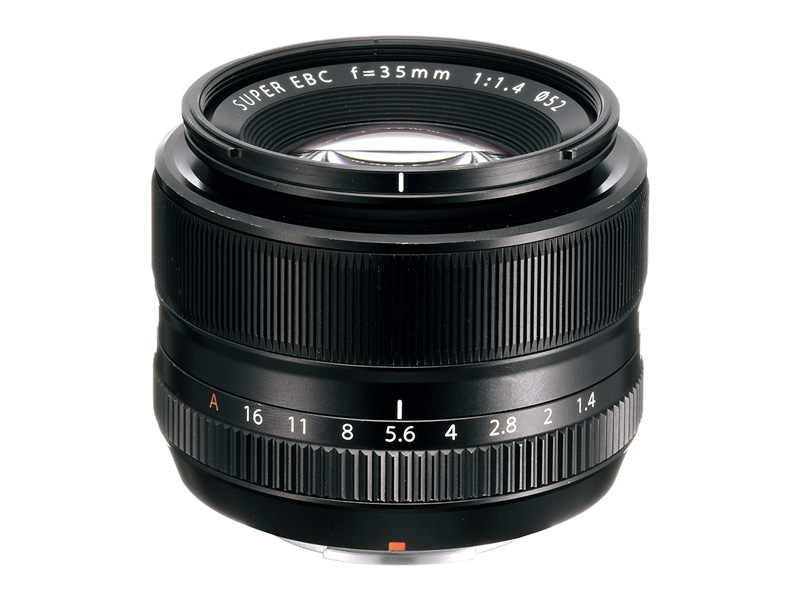 発売年：2012年　レンズ構成：6群8枚　絞り羽根枚数：7枚　最小絞り：F16　最短撮影距離：28cm　最大撮影倍率：0.17倍　フィルター径：52mm　外形寸法（最大径×全長）：65.0×50.4mm　質量：187g