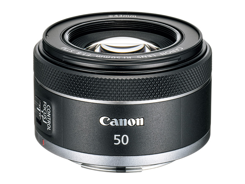 発売年：2020年　レンズ構成：5群6枚　絞り羽根枚数：7枚　最小絞り：F22　最短撮影距離：30cm　最大撮影倍率：約0.25倍　フィルター径：43mm　外形寸法（最大径×全長）：69.2×40.5mm　質量：160g