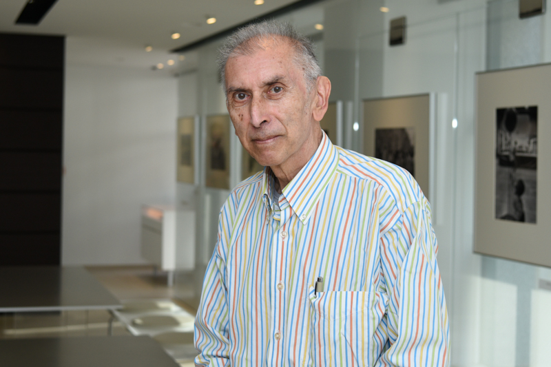 クリス・スティール＝パーキンス氏。ライカギャラリー東京にて