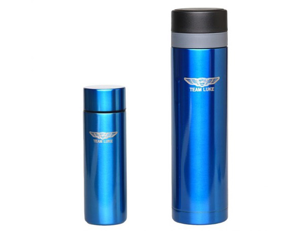 TEAM LUKEのロゴと、滑走路をイメージしたイラストが刻印されている。