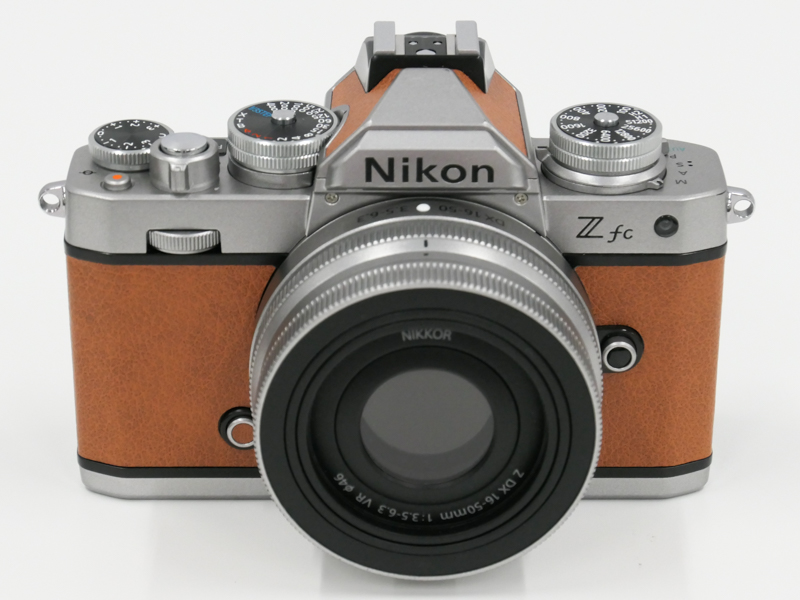 アンバーブラウンは、New FM2のコラボモデルを思い出す方もいるかもしれない。